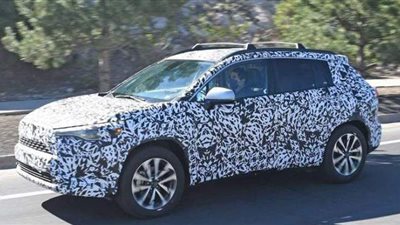 تويوتا تعتمد النسخ الهجينة من المحركات بسيارتها كورولا لتحسين المبيعات