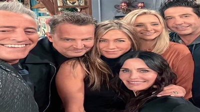 بعد غياب 17 عاما.. كيف تغيرت ملامح أبطال مسلسل Friends وتفاصيل الحلقة الأخيرة