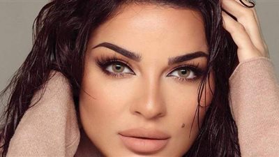 منحته فرص كتيرة وفشل.. نادين نجيم تكشف سبب طلاقها | فيديو