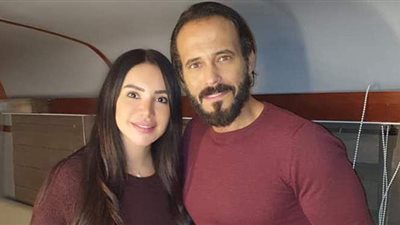 يوسف الشريف وإنجي علاء يتبادلان التهاني بعيد زواجهما الـ12