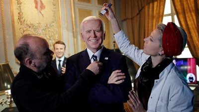 أزاحوا ترامب وأبقوا على أوباما.. متحف الشمع في باريس يفتح أبوابه بنكهة سياسية | صور