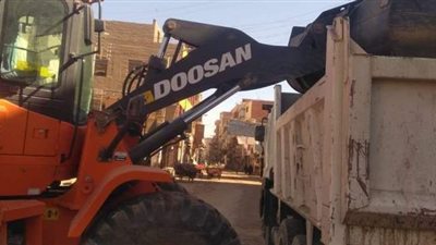 رفع 19 طن قمامة ومخلفات من إسنا بالأقصر