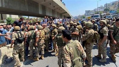 اشتباكات بين مؤيدي الأسد ولبنانيين خلال التصويت بالانتخابات السورية