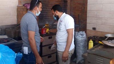 ضبط 41 كيلو مواد غذائية فاسدة في حملة على الفنادق والمحال بمطروح