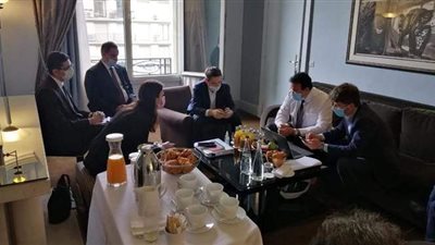 وزير التعليم العالي يبحث تنفيذ 