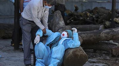 شاب هندي يبتكر طريقة خاصة للحجر الصحي| فيديو