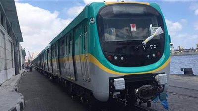 المترو يقوم بتعقيم الخطوط الثلاث لمنع انتشار كورونا