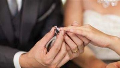 أغرب عرض زواج في مصر.. مطلوب عريس لفتاتين والشقة والسيارة والمشروع هدية