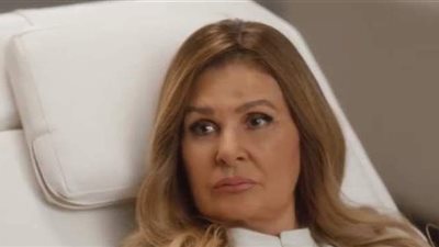 يسرا تكشف سر تورم وجهها في مسلسل 