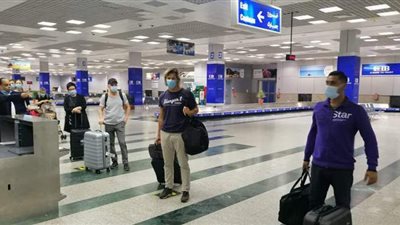 بالورود والهدايا.. مطار الغردقة يستقبل أولى رحلات إير كايرو القادمة من فرانكفورت | صور