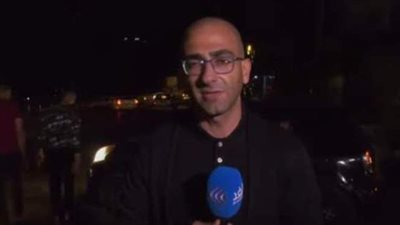 مراسل قناة فضائية يدخل في نوبة بكاء تأثرا بكلمات طفلتين فلسطينيتين عن القدس | فيديو