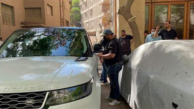 محمد ثروت يصل مستشفى الصفا للمشاركة في تشييع سمير غانم | فيديو صور