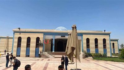 مسجد المشير طنطاوي يستعد لجنازة الفنان سمير غانم | صور