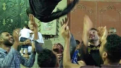 العريس صاحب صورة السقوط على الرأس في حفل الزفاف: أنا حي.. وفرحتي اتكسرت | فيديو