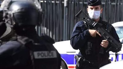 «سيئ السمعة».. رجل يجري 27 ألف اتصال بالشرطة في فرنسا