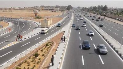 إعادة فتح محور الشهيد عقب انتهاء أعمال رفع الباكيات المعدنية