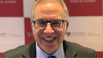 أسامة حمدي.. أول طبيب مصري يفوز بجائزة الأكاديمية الأمريكية للتغذية