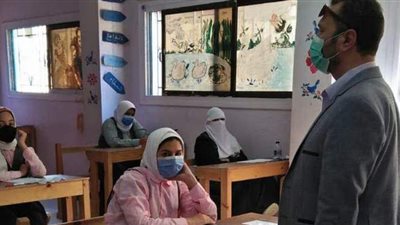 وكيل صحة مطروح يتابع سير أول أيام امتحانات مدرسة التمريض | صور