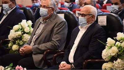 محافظ بورسعيد والسيد القصير يبحثان مشروعات الإنتاج الزراعي والحيواني والسمكي | صور