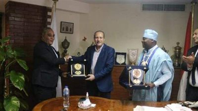 نائب رئيس الزمالك يستقبل رئيس الاتحاد الكاميروني للملاحة الرياضية