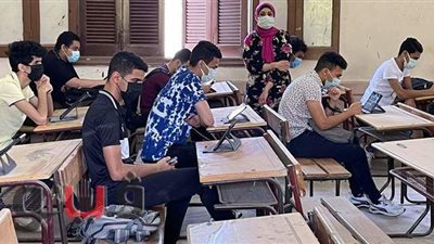 اختفاء الأسئلة ومشاكل بالسيستم.. أبرز شكاوى طلاب الثانوية العامة بالامتحانات | صور