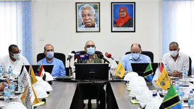 وزير الإسكان يجتمع مع مسئولي مشروع سد ومحطة توليد كهرباء جوليوس نيريري بتنزانيا