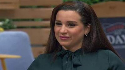 أسما شريف منير: تعلمت القراءة على البحر.. وأنصحكم بكتاب 