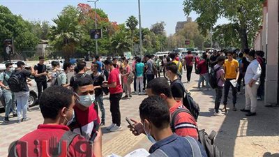 طلاب الثانوية العامة: العربي صعب والسيستم شغال | فيديو