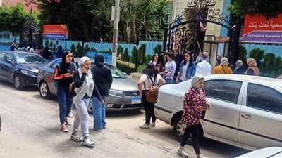 تباين آراء طالبات الثانوية العامة بالإسكندرية حول الامتحان التجريبي
