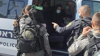 قوات الاحتلال تعتقل فتاة أثناء التصوير بالأقصى