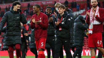 بعد رحيله عن الفريق.. ليفربول يكرم الهولندي فينالدوم