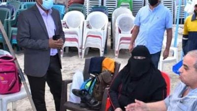 توافد المصطافين على شواطئ الإسكندرية| صور