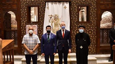 وزير الشباب الرياضة يصطحب نظيره الروسي في جولة سياحية بمجمع الأديان