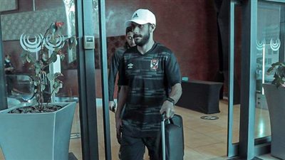 بعثة الأهلي تصل مطار الدوحة استعدادا لمواجهة نهضة بركان بالسوبر الأفريقي | فيديو