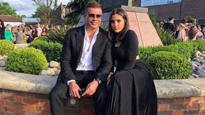 جنا عمرو دياب تكشف موقف والدها بعد علمه بمرضها.. وتفضح المتسببين بطردها من المدرسة | فيديو