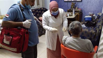 صحة المنيا تعقد اجتماعًا لمتابعة التطعيم بلقاح كورونا