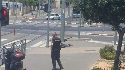 الاحتلال يطلق النار على فلسطيني قرب حي الشيخ جراح