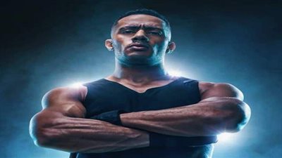 محمد رمضان يحتفل بعيد ميلاده الـ33 مع أسرته