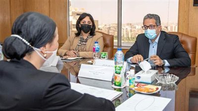 العناني يبحث سبل دعم السياحة البيئية المستدامة