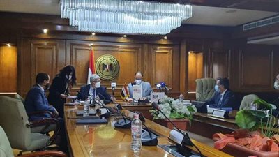 نائب وزير التعليم العالي يوقع اتفاقية تعاون مع الوكالة الفرنكوفونية