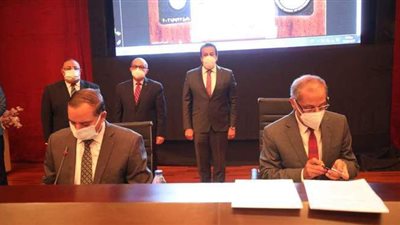 جامعة سوهاج توقع اتفاقا مع وكالة الفضاء المصري لتوفير قمر صناعي تعليمي