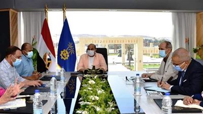 محافظ أسوان يتابع المشروع السويسري لتحسين مياه الشرب | صور