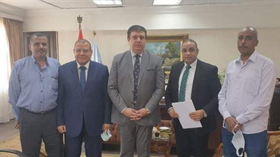 حسين زين يلتقي رؤساء النقابات العمالية بالوطنية للإعلام لمناقشة أمور العمل