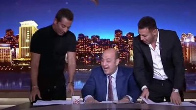 مصطفى شعبان وعمرو سعد يقتحمان إستوديو برنامج عمرو أديب | فيديو