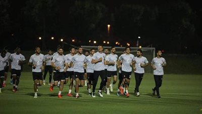 الأهلي يخوض مرانه الثاني اليوم استعدادا لمواجهة نهضة بركان بالسوبر الأفريقي