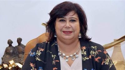 إيناس عبد الدايم تعتمد جوائز المسابقة الأدبية المركزية لقصور الثقافة