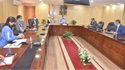 محافظ أسيوط لمسئولى الري: الحصر والتدقيق يرفع القيمة المضافة للأراضي