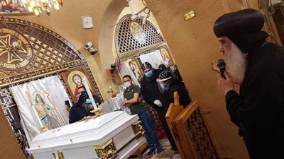 15 صورة ترصد مراسم توديع القس فيلوباتير الشايب بدير الأنبا باخوميوس بالأقصر