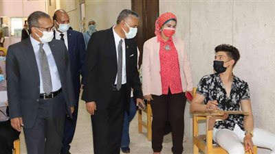 جولة تفقدية لرئيس جامعة جنوب الوادي بلجان امتحانات نهاية العام l صور