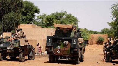 فرنسا تدين الانقلاب على الرئيس الانتقالي المالي